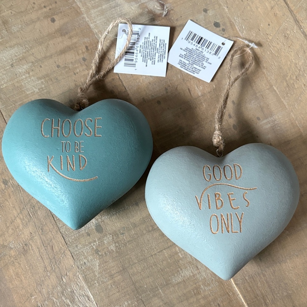 Heart Shaped Wall Decor with Inspirational Quotes NWT